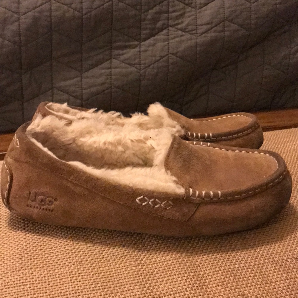 Ugg house shoes